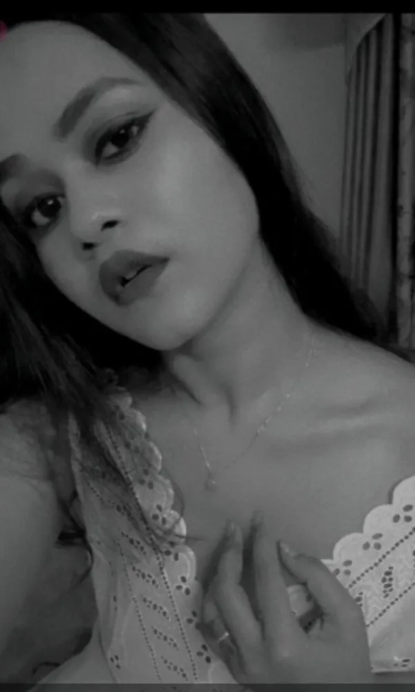 Diiyyaa-29, 41yo cam performer