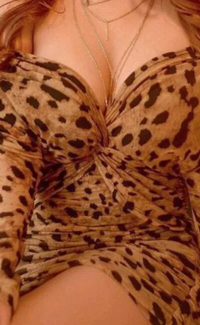 Riimass, 40yo cam performer